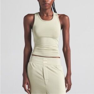 NWT SKIMS Long Boyfriend Tank in Talc